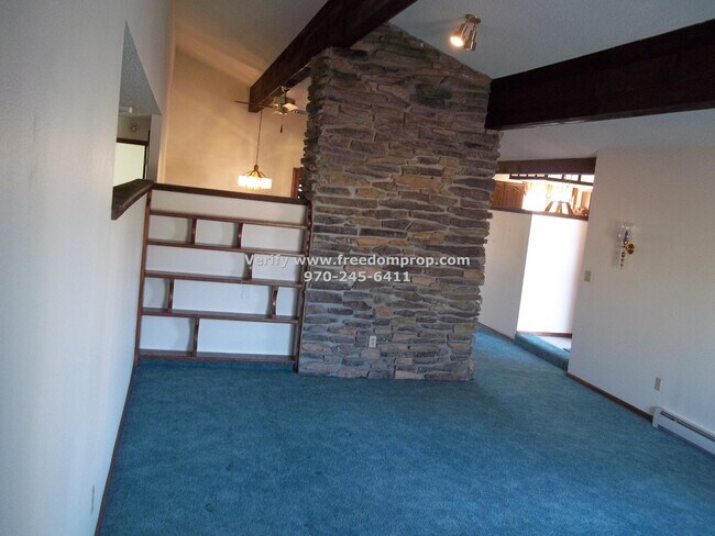 Building Photo - Well Maintained Established Home Near Horizon Dr