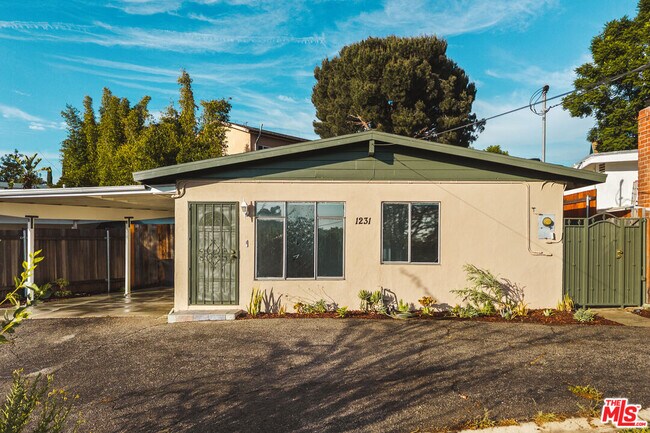 Building Photo - 1231 Montecito Dr