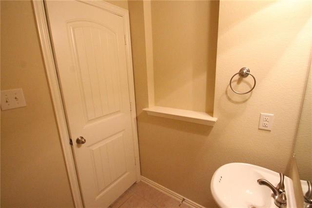 Building Photo - 5404 Mesquite Dr