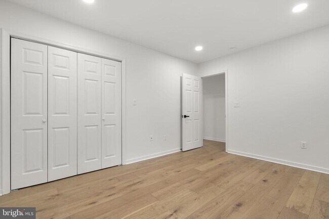 Building Photo - 2339 N Powhatan St