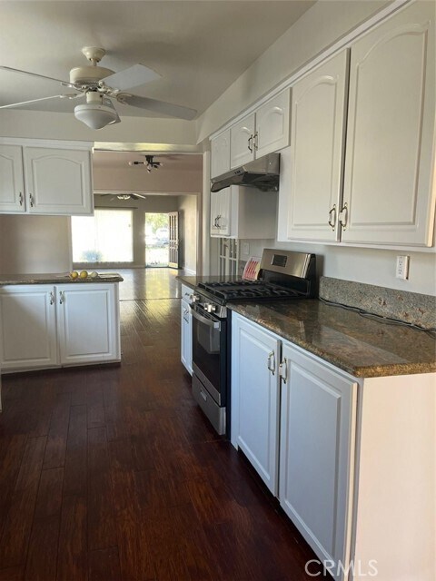 Building Photo - 522 W Norman Ave