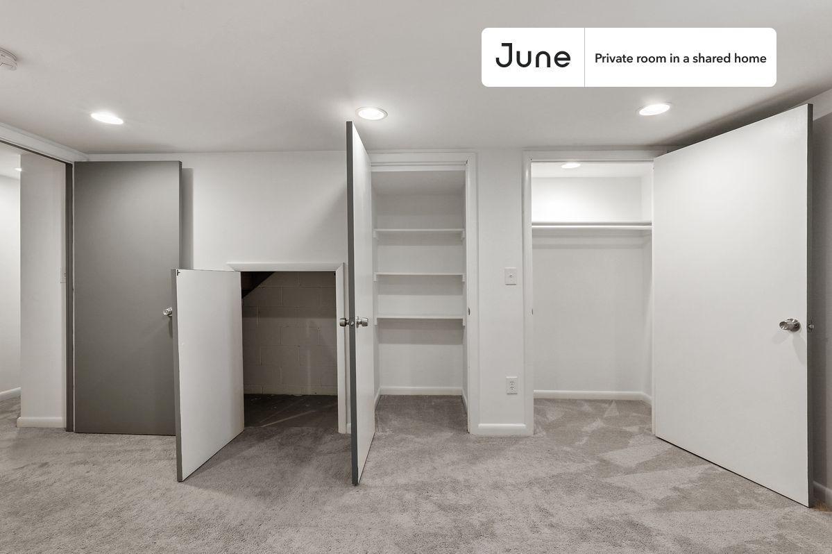 Building Photo - Room in Shared 5 bed/3 bath home