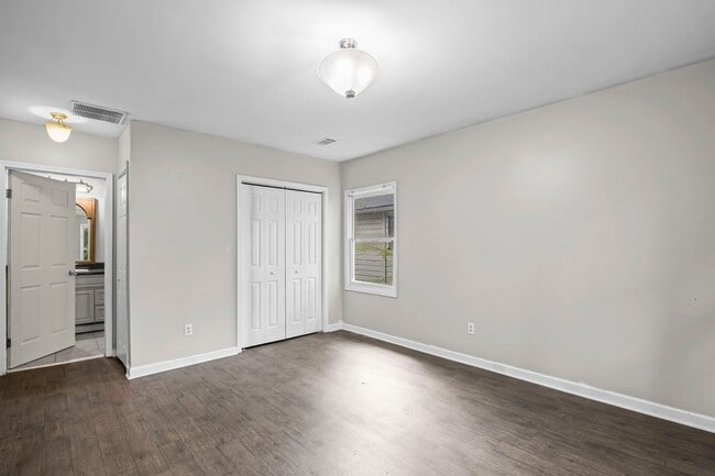 Building Photo - 1005 Westmoor Dr NW