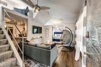 Building Photo - 5002 Junius St