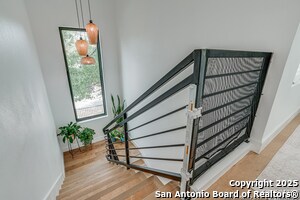 Building Photo - 211 Gibson