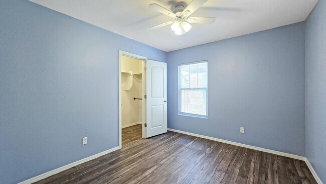 Building Photo - 1286 N 165th Dr