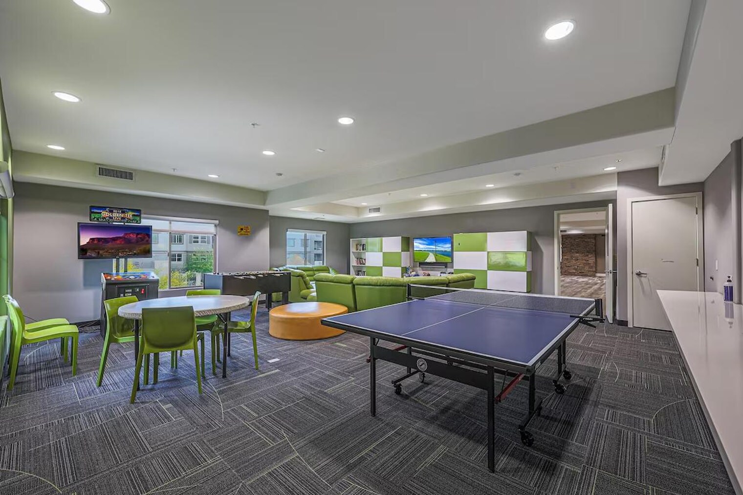 Building Photo - 5450 E Deer Valley Dr