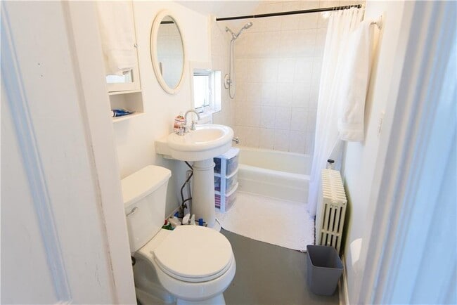 Building Photo - 21 Congdon Ave