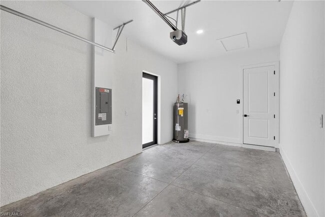 Building Photo - 1213 Dodwin St E