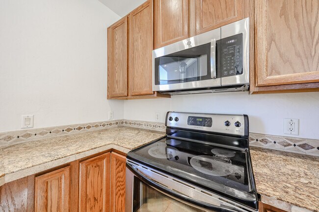 Building Photo - 337 W Mountain Sage Dr