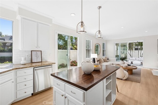 Building Photo - 20 Fecamp