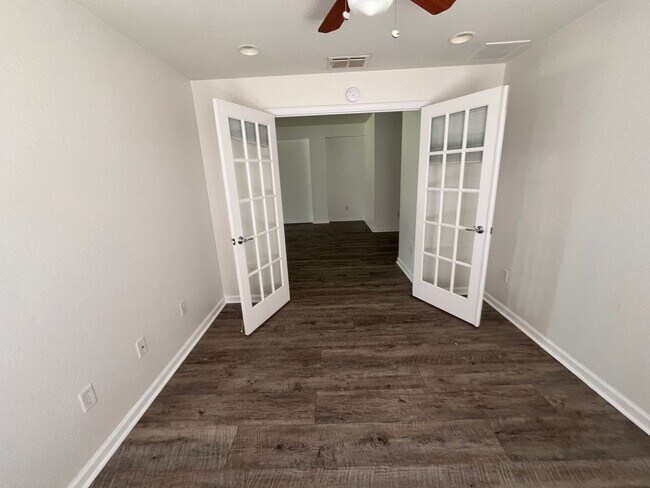 Building Photo - 4146 SW 47th Ct