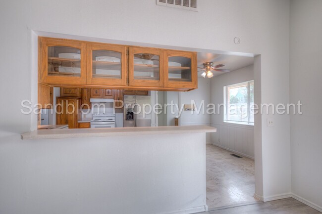 Building Photo - For Lease | South Tulsa Duplex | $1400 Rent