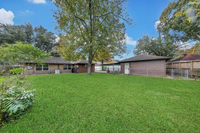 Building Photo - 1930 Brimberry St