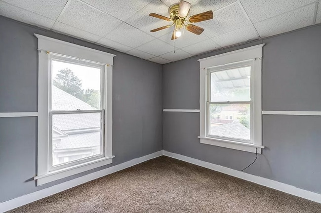 Building Photo - 321 S Eleventh St