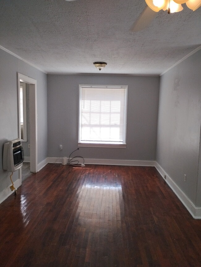 Building Photo - 1106 Cherry St