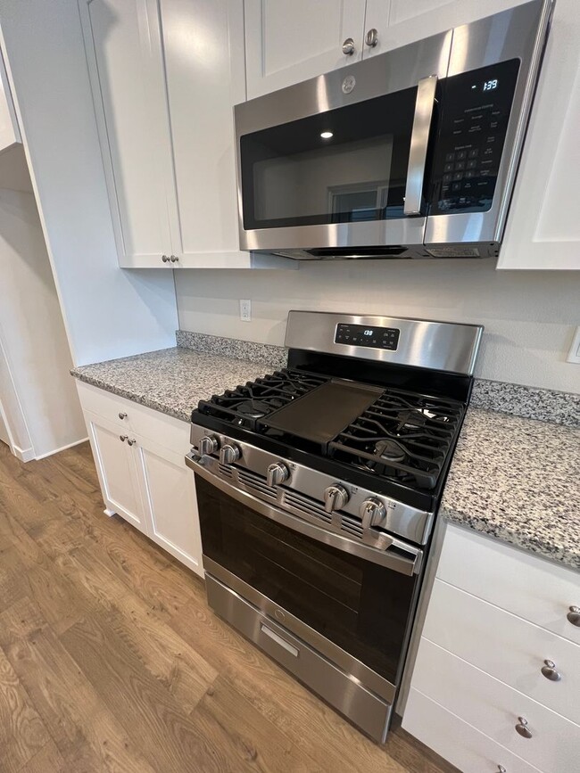 Building Photo - SHOWING 6/14 with Remainder of JUNE RENT F...