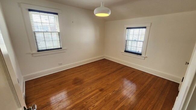 Building Photo - Stunning 4-Bedroom Home with Attached Gara...