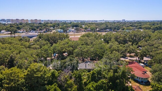 Building Photo - 4939 Woodland Dr