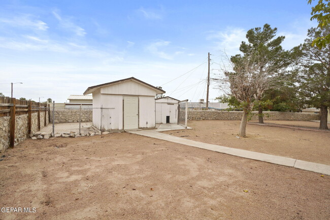 Building Photo - 1150 Stanley St