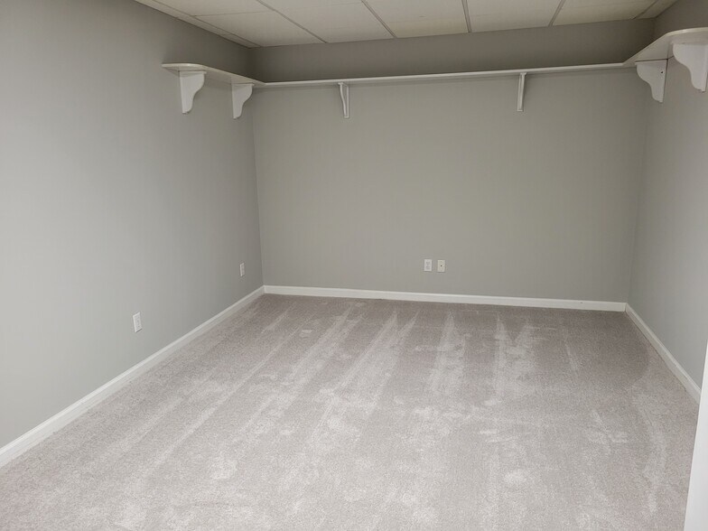 Building Photo - 109 Golf Club Ln