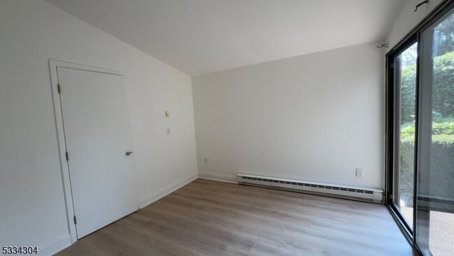 Building Photo - 5 Evergreen Dr