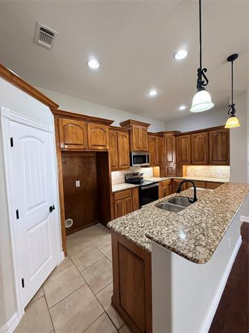 Building Photo - 213 Briarstone Dr