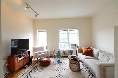 Primary Photo - 517 Bloomfield St