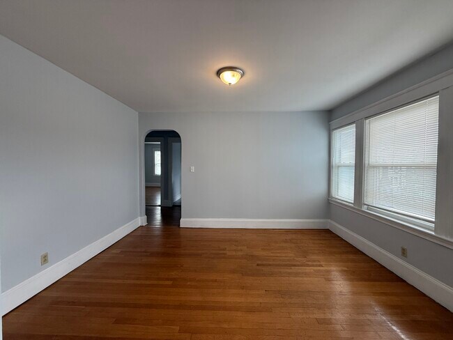 Building Photo - 527 Gallivan Blvd