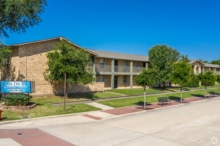 Primary Photo - Casa Del Sol Apartments