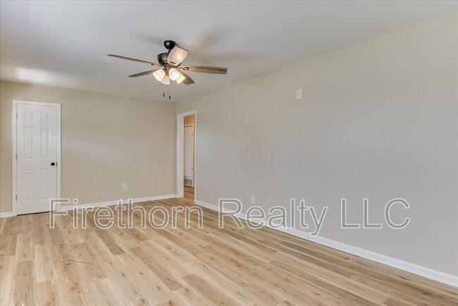 Building Photo - 1006 Skyview Dr