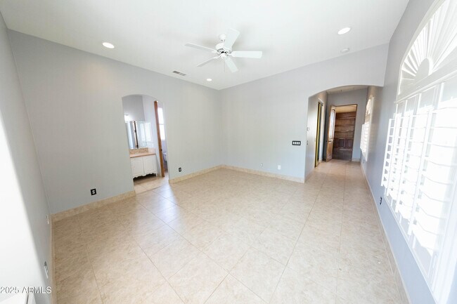 Building Photo - 9210 S 19th Ave