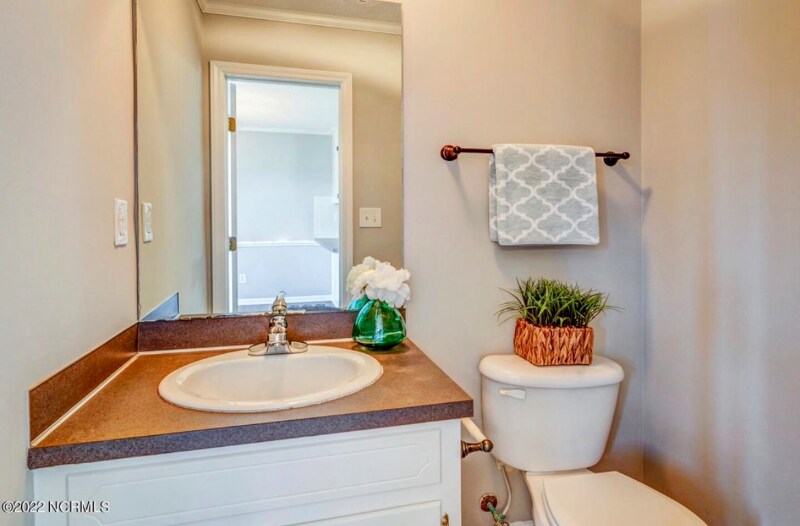 Building Photo - 2355 Vineyard Dr