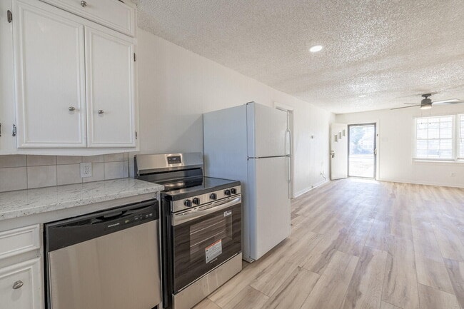 Building Photo - 3514 24th St