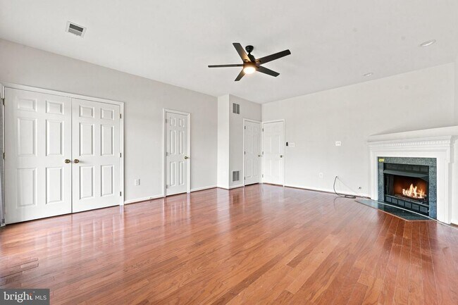 Building Photo - 6147 Early Autumn Dr