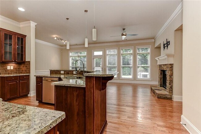 Building Photo - 10424 Park Walk Point