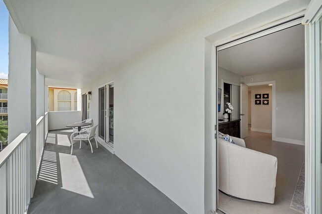 Building Photo - 1111 S Ocean Blvd