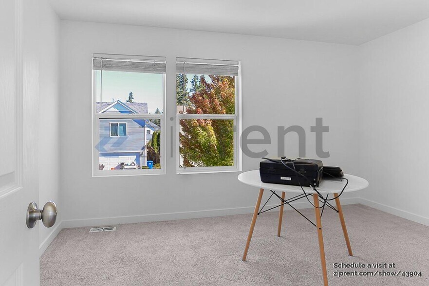Building Photo - 21611 SE 298th Pl