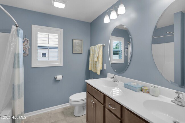 Building Photo - 429 Palisades Way