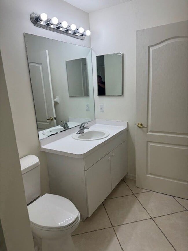 Building Photo - Osprey Cove 2/2-