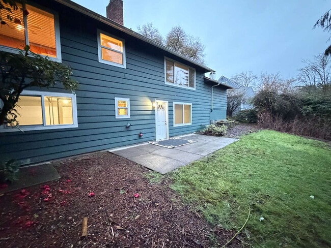 Building Photo - South Burlingame Classic Cottage, Gardners Welcome