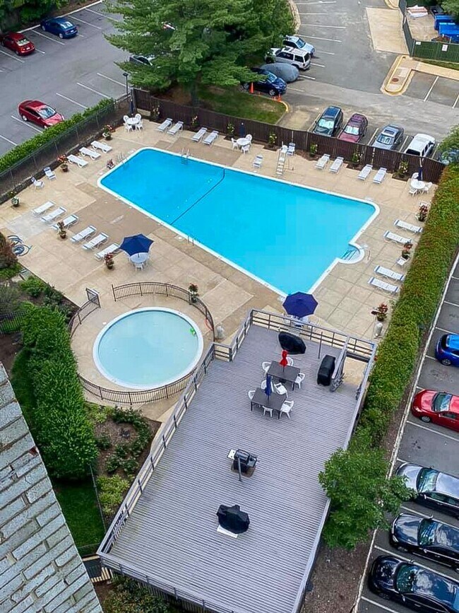 Building Photo - Beautiful 1 Bed 1 Bath Condo In Pavilion On The Park High-Rise Building In Alexandria City