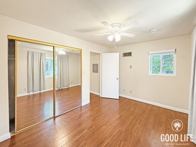 Building Photo - Modern Second-Story 2B/2BA in the Heart of San Diego with Resort-Style Amenities.