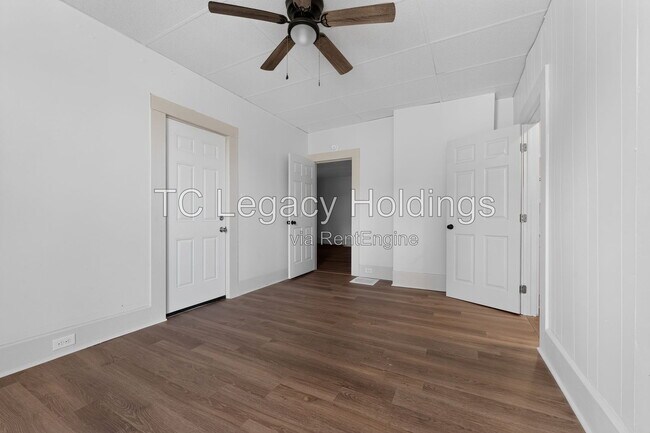 Building Photo - 502 Cottage Ave