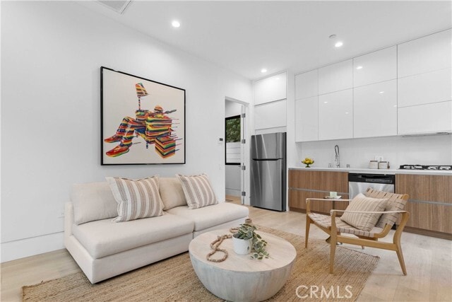 Building Photo - 4532 Katherine Ave