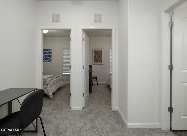 Building Photo - 1074 Hoppas St
