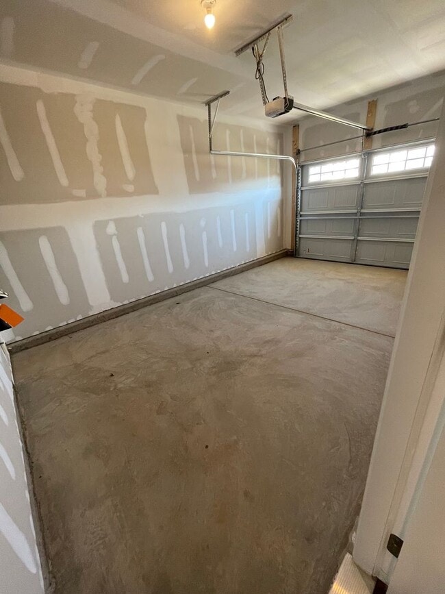 Building Photo - Charming 3 Bedroom Home Located in Raleigh