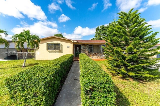 Building Photo - 3560 SW 107th Ct