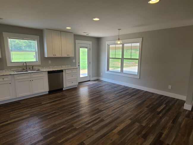 Building Photo - Vinemont/Cullman Area