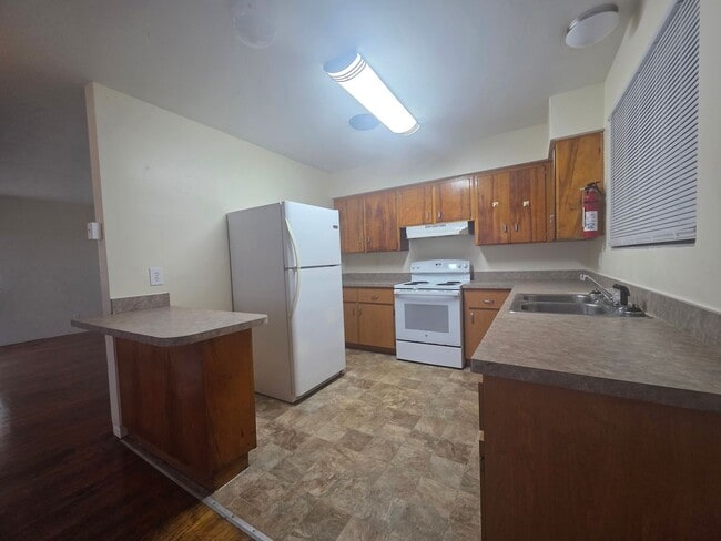 Building Photo - 3 bedroom 2 Bath Single Family Home